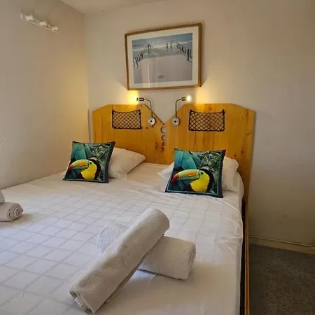 Maison Bord De Et Piscine בית נופש פרונטיניאן
