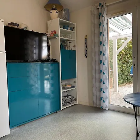 Maison Bord De Et Piscine