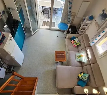 Maison Bord De Et Piscine בית נופש