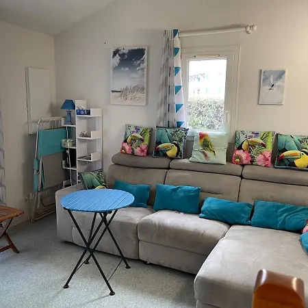Maison Bord De Et Piscine פרונטיניאן